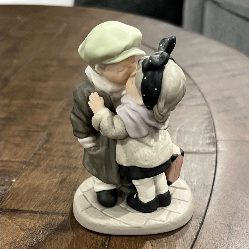 Jim Anderson We’ve Only Just Begun 1997 figurine. # 961426.